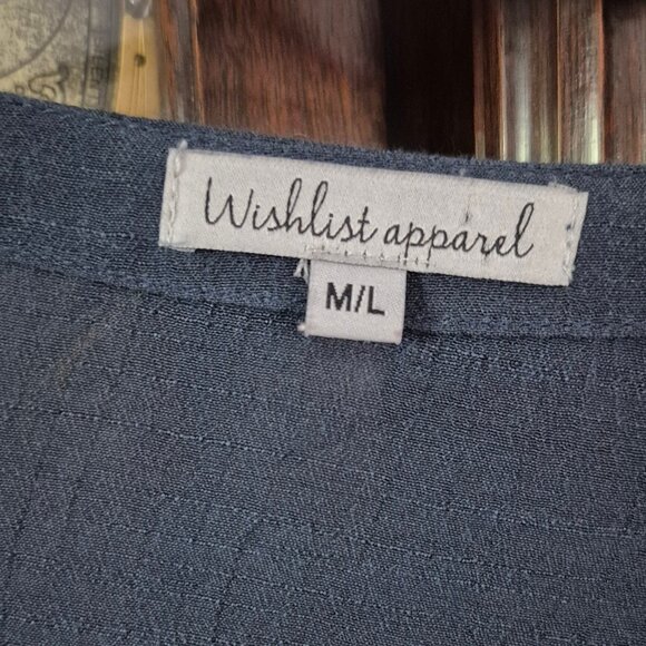 Ladies top. Open styling. it only ties in front. LS. size M/L - Picture 3 of 5